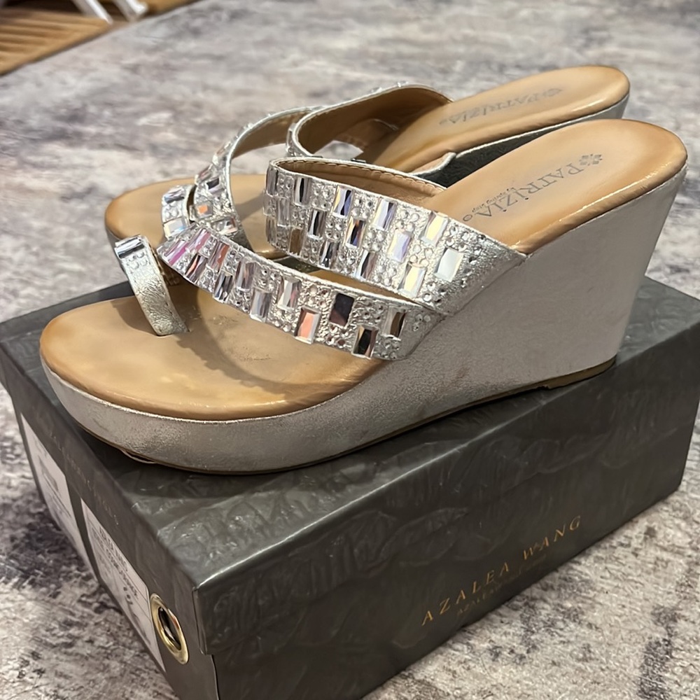 Stunning Crystal platform Sandals-gently used-great condition! Great deal! - Picture 4 of 7